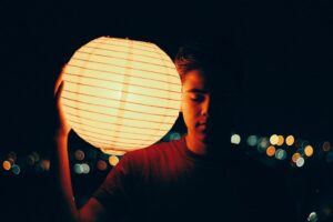 How to Be Yourself – Ellen Hendriksen